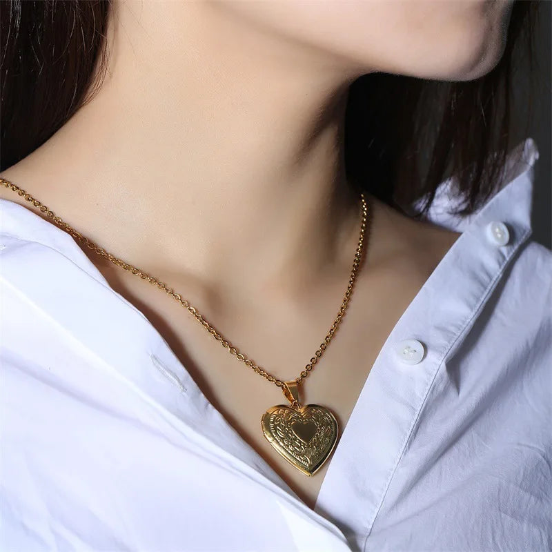 Colgante guardapelo de corazón Aurora
