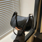 Bolso de hombro de charol Ruby - Negro