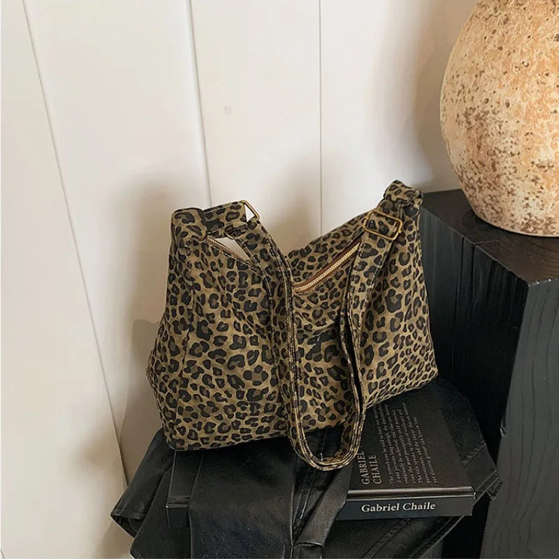Bolso hobo de leopardo Leire