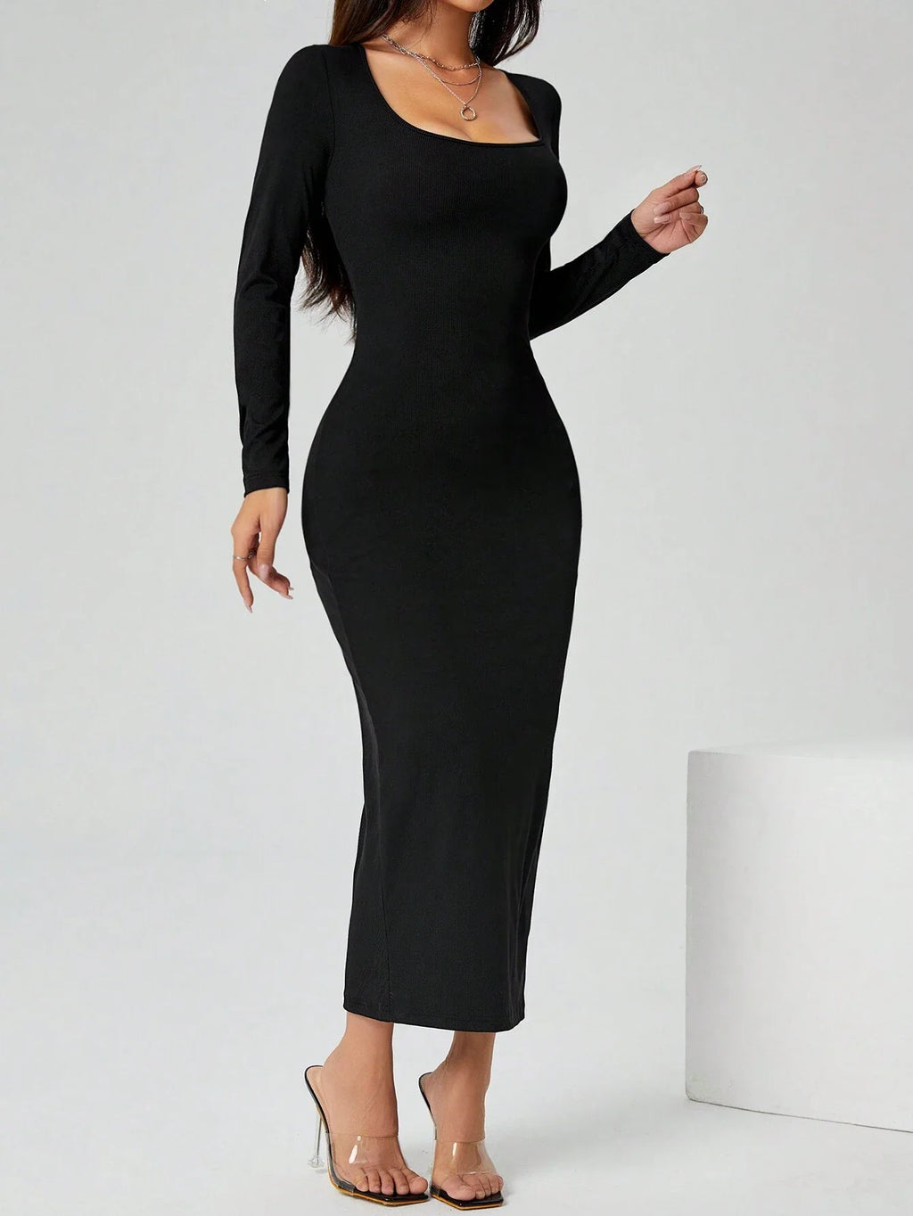 Vestido midi de punto acanalado Noor en negro - Nordiva