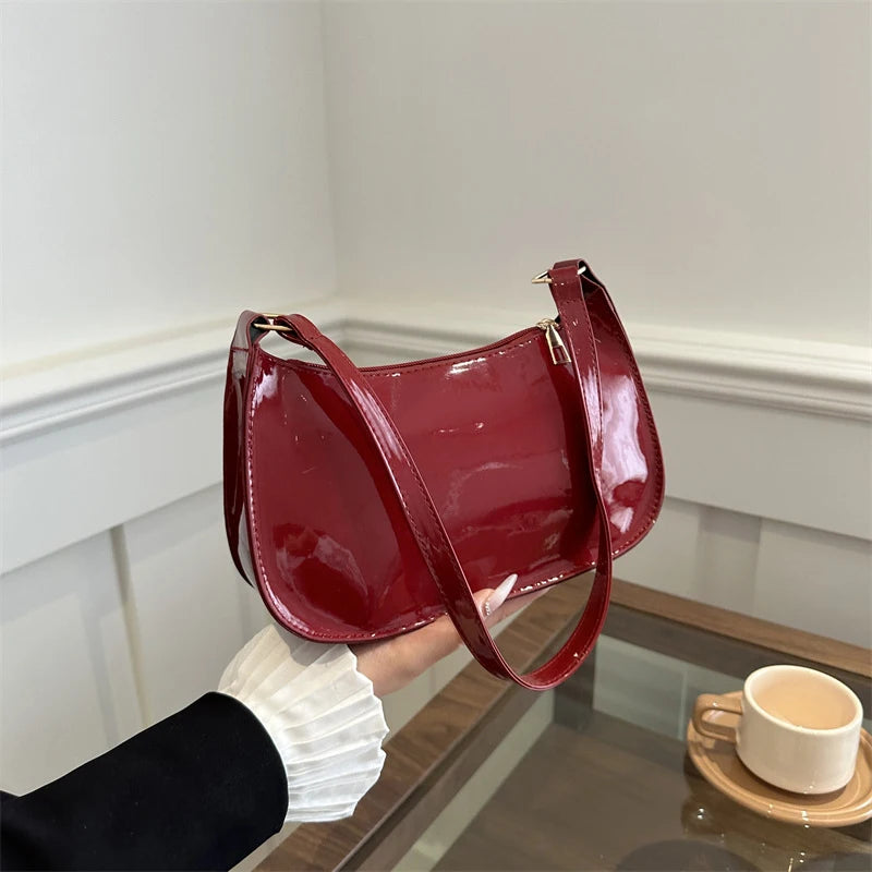 Bolso de hombro de charol Ruby