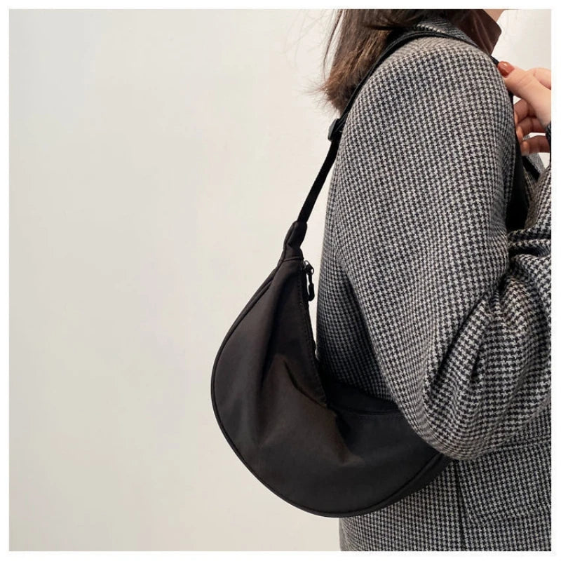 Bolso media luna Aitana