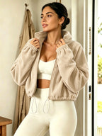 Chaqueta corta de borreguito Carla en crema - Nordiva