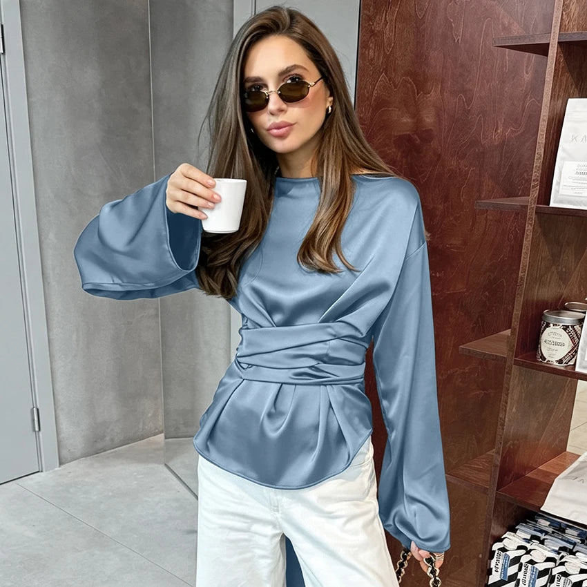 Blusa de satén cruzada Elena