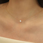 Collar de punto de luz Estela
