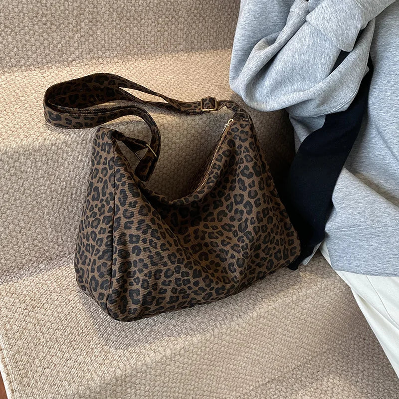 Bolso hobo de leopardo Leire