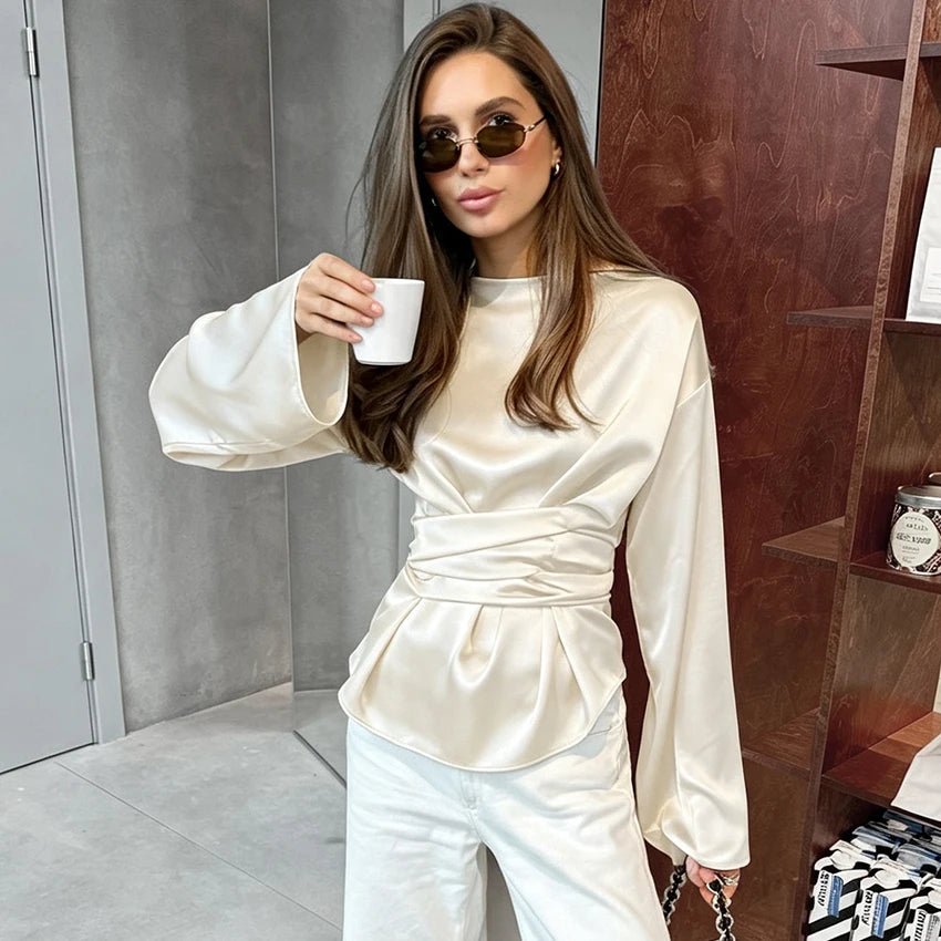 Blusa de satén cruzada Elena