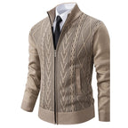 Chaqueta de punto trenzado beige, vista de tres cuartos