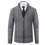 Chaqueta de punto trenzado gris, vista de tres cuartos