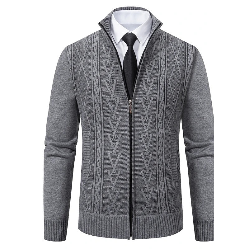 Chaqueta de punto trenzado gris, vista de tres cuartos
