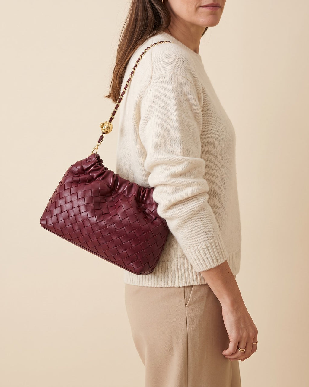 Bolso trenzado con cadena Olivia