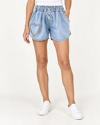Shorts vaqueros con corazon de pedreria