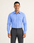 Camisa de rayas elástica Tomás - raya azul, con modelo